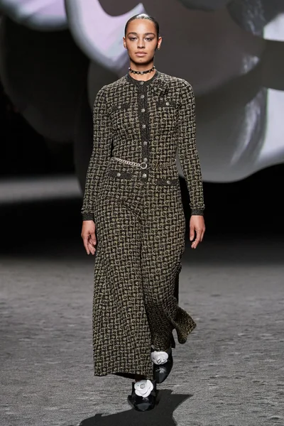 Look 38